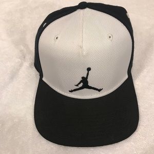 Jordan hat very nice ... never worn just trued on